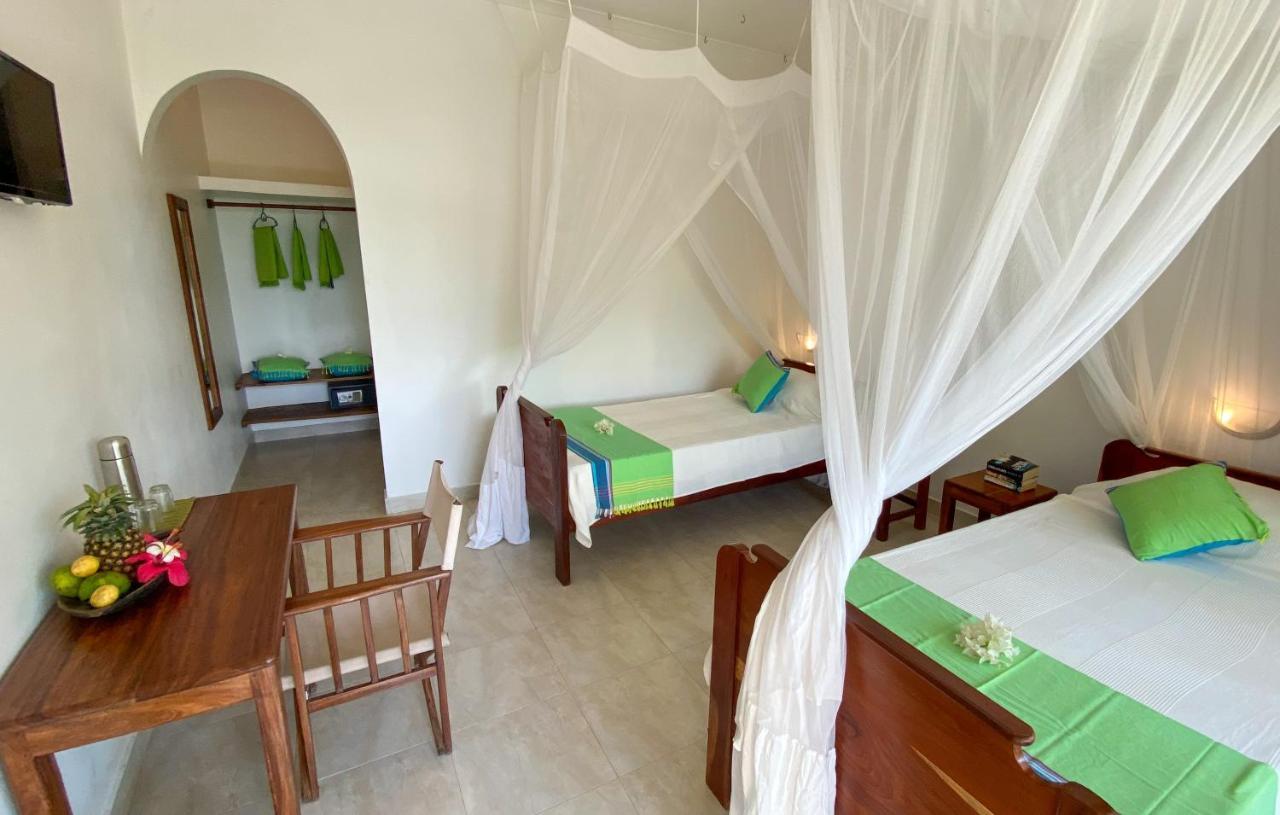 Butiama Bustani Hotel Килиндони Екстериор снимка