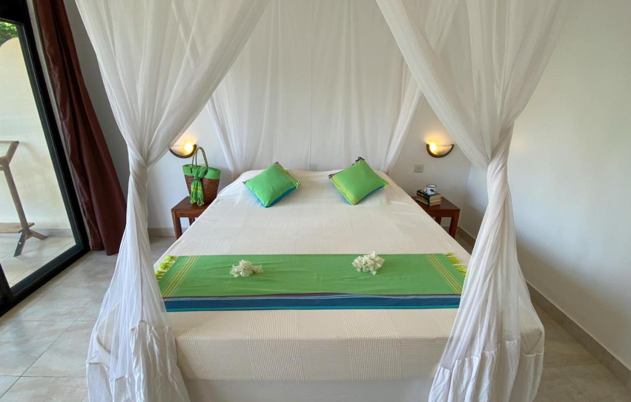Butiama Bustani Hotel Килиндони Екстериор снимка